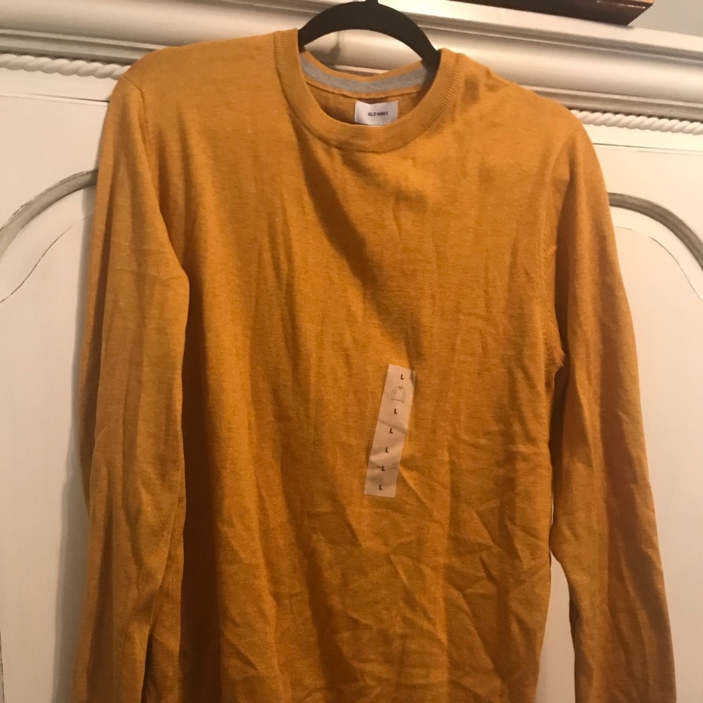 Large sweater. Gold